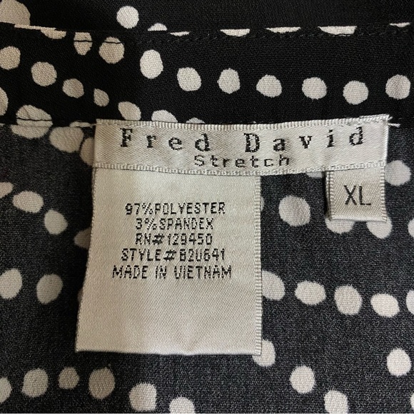 Fred David Stretch Black White Swirled Dot Print Flutter Sleeve Blouse - Picture 4 of 6